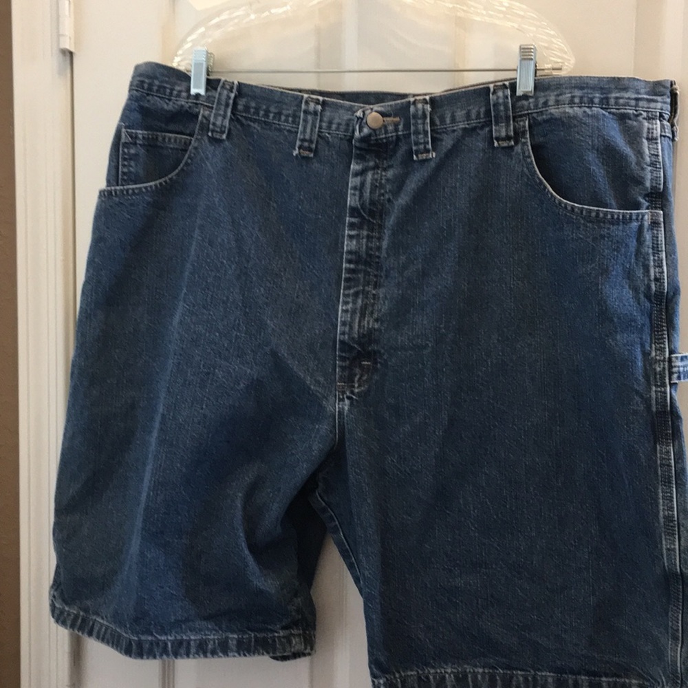 FINAL MARKDOWN Men’s wrangler carpenter shorts 46